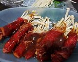 Foto langkah ke 2 dari resep Enoki gulung daging.