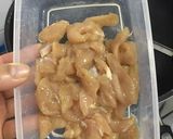รูปขั้นตอนการทำที่ 1 ของ “ผัดซีอิ๊วอกไก่เส้นหมี่ข้าวกล้อง”
