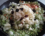 Foto del paso 6 de la receta: Falso Cuscús de coliflor y brócoli con pasas de uva y manzana...🤔🥦🍇🍏🍚🍚🥦🤨