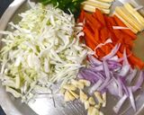 A picture of step 4 of Udon Noodles Veggie Stir-fry.