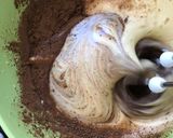 Foto do passo 2 de Irresistível bolo de alfarroba com cobertura de mousse 😋
