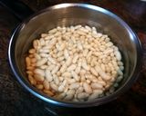 Foto del paso 1 de la receta: Crema de alubia blanca con seta shiitake y jengibre