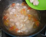 Foto langkah ke 2 dari resep Sop ceker bakso.