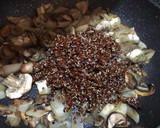 Foto del paso 5 de la receta: Berenjenas rellenas con quinoa y pavo para dieta
