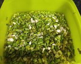 A picture of step 5 of Green peas sandwich.