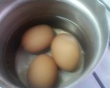Foto del paso 1 de la receta: Ensalada de papas y huevos duros cremosas