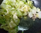 รูปขั้นตอนการทำที่ 2 ของ ผัดผักกาดขาวหมูสับ คลีน