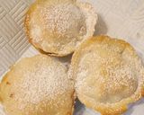 A picture of step 4 of Deep Apple pies 😋.