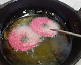 A picture of step 3 of Beetroot murukku.