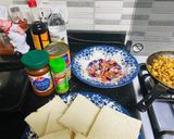 A picture of step 1 of Bread pizza.