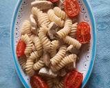 Foto del passaggio 4 della ricetta Fusilli con pesce spada e pomodori confit