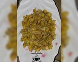 A picture of step 3 of Breakfast idea potatoes and egg😁.