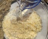 Hình bước làm 2 của món Bánh Biscuit Thảo Mộc Tỏi (Garlic Herb Biscuit Mix)