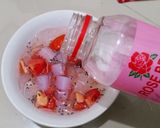 Foto langkah ke 3 dari resep Es Tomat Nata De Coco (Merah Putih).