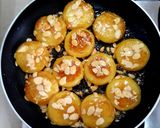 รูปขั้นตอนการทำที่ 3 ของ เค้กข้าวเหนียวมันฝรั่ง (น้ำผึ้ง/อัลมอนด์) Potato Sticky Rice Cake (Honey/Almond)