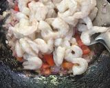 A picture of step 2 of Prawn gravy.