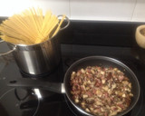 Foto del paso 5 de la receta: Espaguetis con setas y nueces