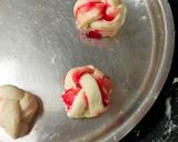 A picture of step 4 of Braided Jam Bun.