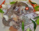 Gambar langkah 2 resipi Kuetiau Tomyam Seafood.