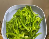 Hình bước làm 1 của món Thịt lợn xào ớt xanh