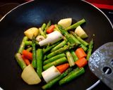 Foto del paso 1 de la receta Crema de espárragos y queso de oveja tronchón de Catí