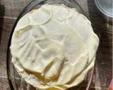 Gambar langkah 8 resipi Victoria Sandwich Cake.