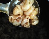 A picture of step 1 of Fatafat tomato macaroni.