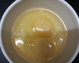 A picture of step 2 of Egg veggi roll.