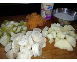 A picture of step 1 of Creamy Fruits Salad.