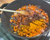Une image de l'étape 9 de Bœuf aux tomates, carottes, oignons rouges et épices (avec pains paratha).