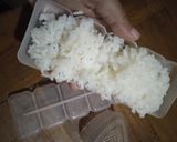 Foto langkah ke 4 dari resep Sushi bekal sekolah anak.