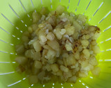 Foto del paso 4 de la receta: Tortilla de patata melosa con cebolla