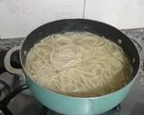 Foto del paso 1 de la receta: Espaguetis en salsa de tomate