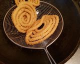 A picture of step 8 of Murukku.