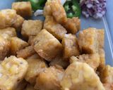 Foto langkah ke 2 dari resep Orek Tempe Cabai Hijau.
