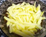 Foto del paso 1 de la receta Patatas fritas con huevo y pimiento