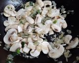 Foto del paso 2 de la receta: Salsa Blanca con Champiñones - Sin Tacc