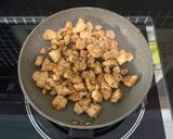 Foto langkah ke 3 dari resep Chicken Quesadilla.