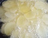 Foto del paso 2 de la receta: Matambrito de pollo con tortilla de papas