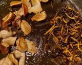 Une image de l'étape 3 de Omelette aux 2 champignons.
