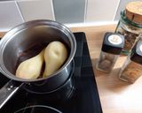 A picture of step 3 of Easy pears in red wine.