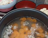 Foto langkah ke 2 dari resep Sup Bakso Jamur.