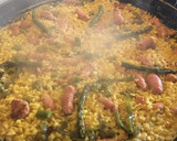 Foto del paso 3 de la receta: Arroz con salchichas y espárragos trigueros