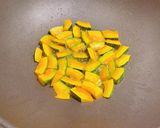 A picture of step 2 of Golden Sand Pumpkin.