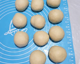 Foto langkah ke 1 dari resep Roti Sosis Parmesan.