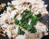 Foto langkah ke 3 dari resep Nasi Goreng Kemangi.