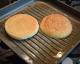 Tojásos-baconös sajtburger 🥚🥓🍔 recept fázis 4 fotója