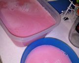 Foto langkah ke 3 dari resep Puding Santan Strawberry.