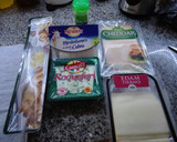 Foto del paso 1 de la receta: Empanada 4 quesos