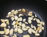 A picture of step 2 of Spicy Lahsun Chutney.